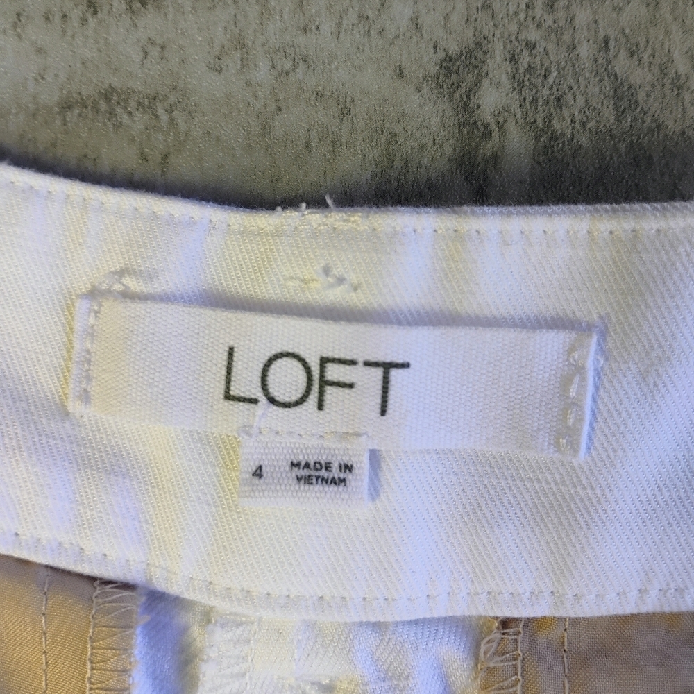 LOFT Peyton Trouser Shorts Womens 4 White Pleated 7" Inseam Mature Sophisticated - Picture 8 of 16